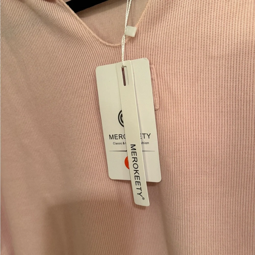 NWT Women’s Long Sleeve Pink Sweater